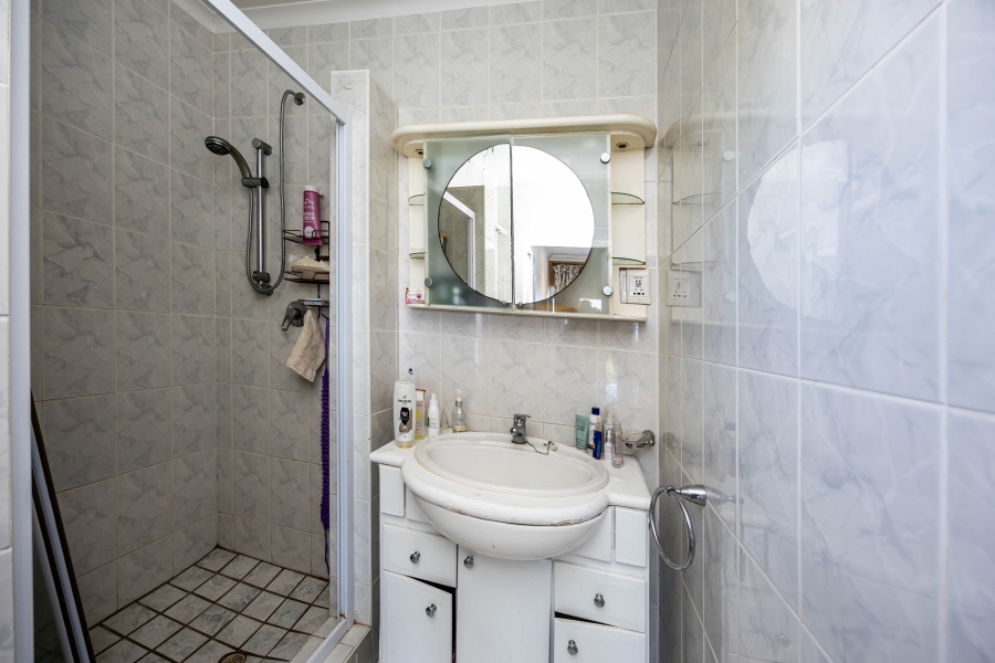 5 Bedroom Property for Sale in Gonubie North Eastern Cape